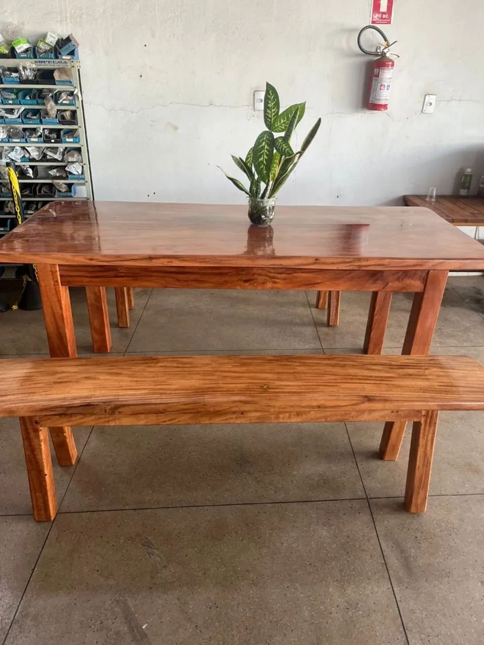Vende-se mesa de angico invernizada nova  - Foto 2