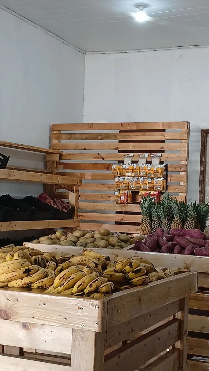Vende se frutaria completa