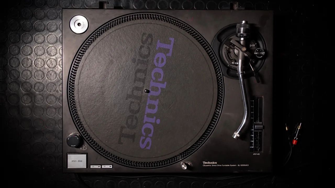 Technics SL-1200MK3 Black Direct Drive DJ Turntable (par)