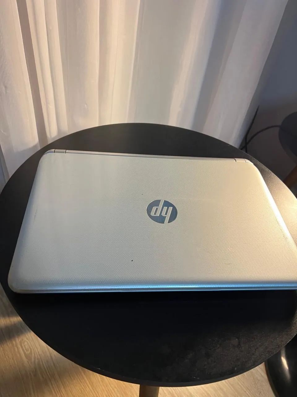 Notebook HP com tela quebrada sem carregador. - Foto 2