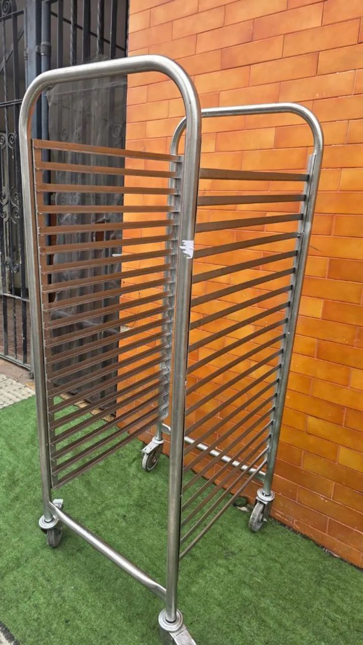 Carinho inox esqueleto 