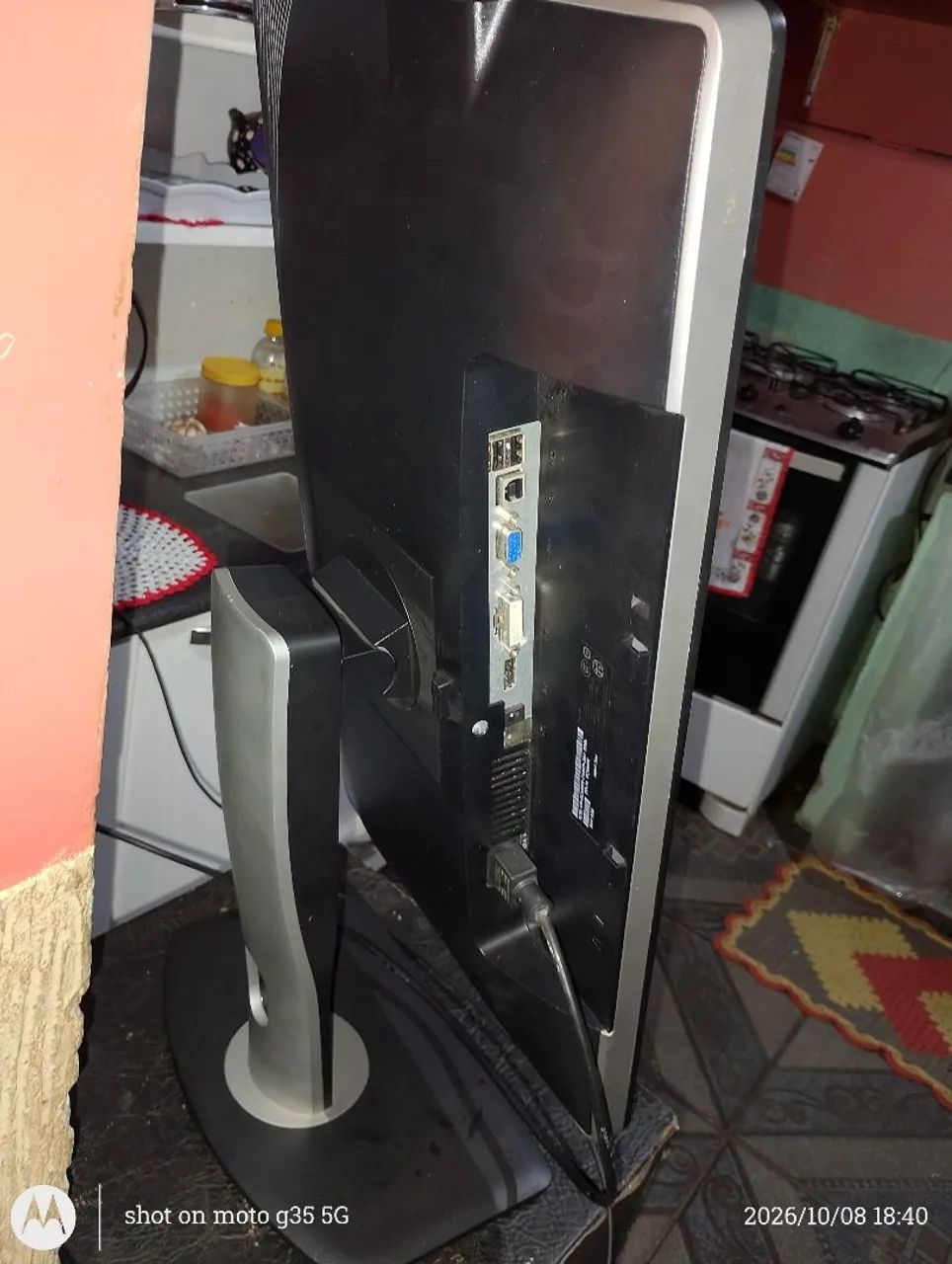 Monitor Dell 24 polegadas rotativo HDMI etc - Foto 3