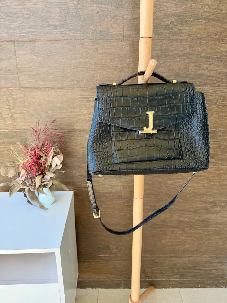 bolsa schutz couro preta croco