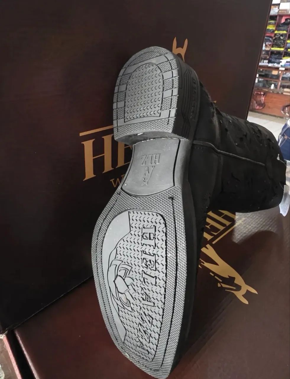 Bota Helazza 
