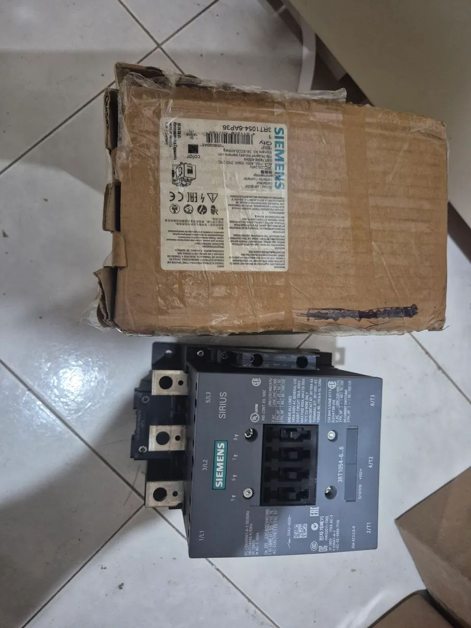 Contator tripolar  siemens  3rt1054, 220v