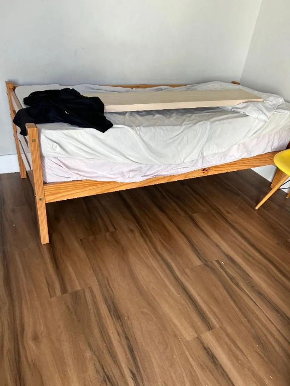 CAMA SOFÁ DE MADEIRA