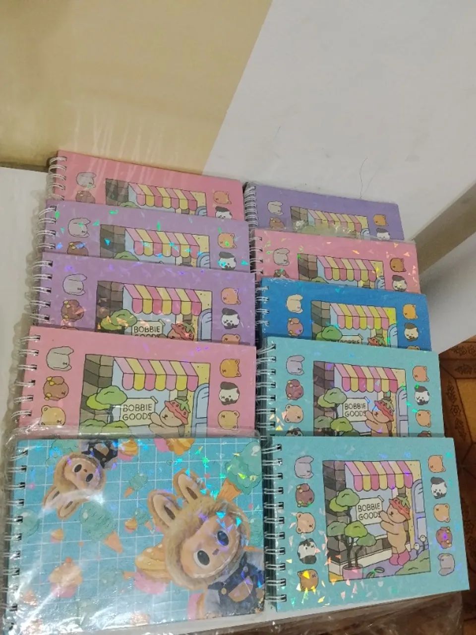 CADERNO BOBBIE GODS  - Foto 4