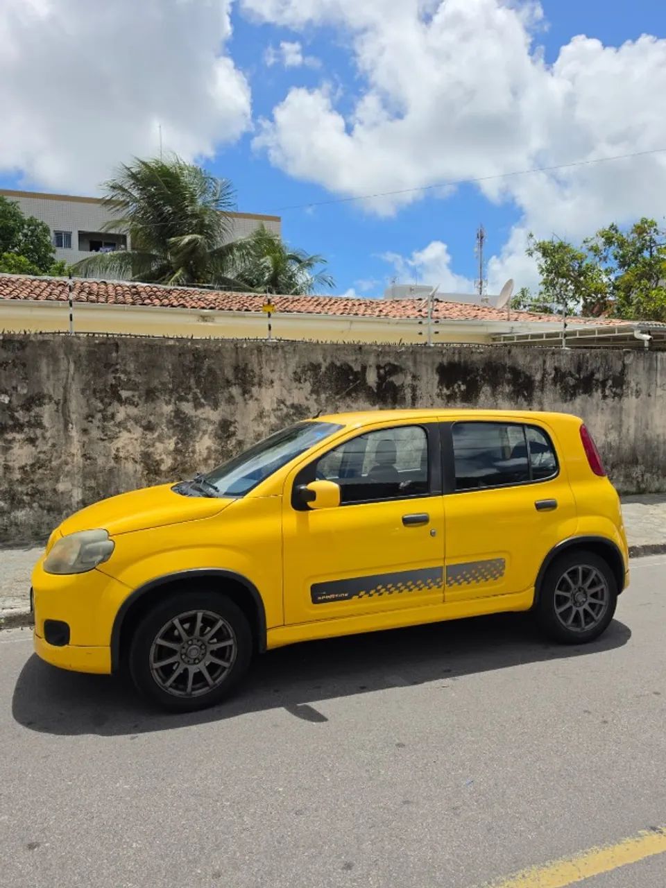 Fiat Uno UNO SPORTING 1.4 EVO Fire Flex 8V 4p 2013