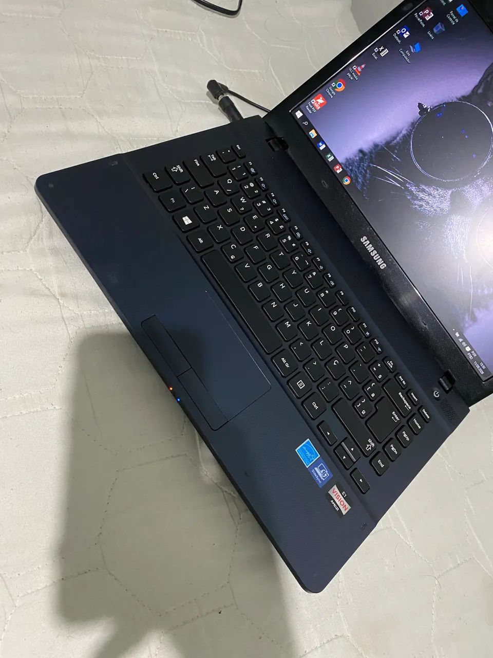 Notebook Samsung / HD 500gb / 4gb ram c/ Windows 10 e Office  - Foto 4