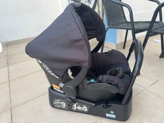 Bebe conforto + Base de fixação veicular Safety 1st 