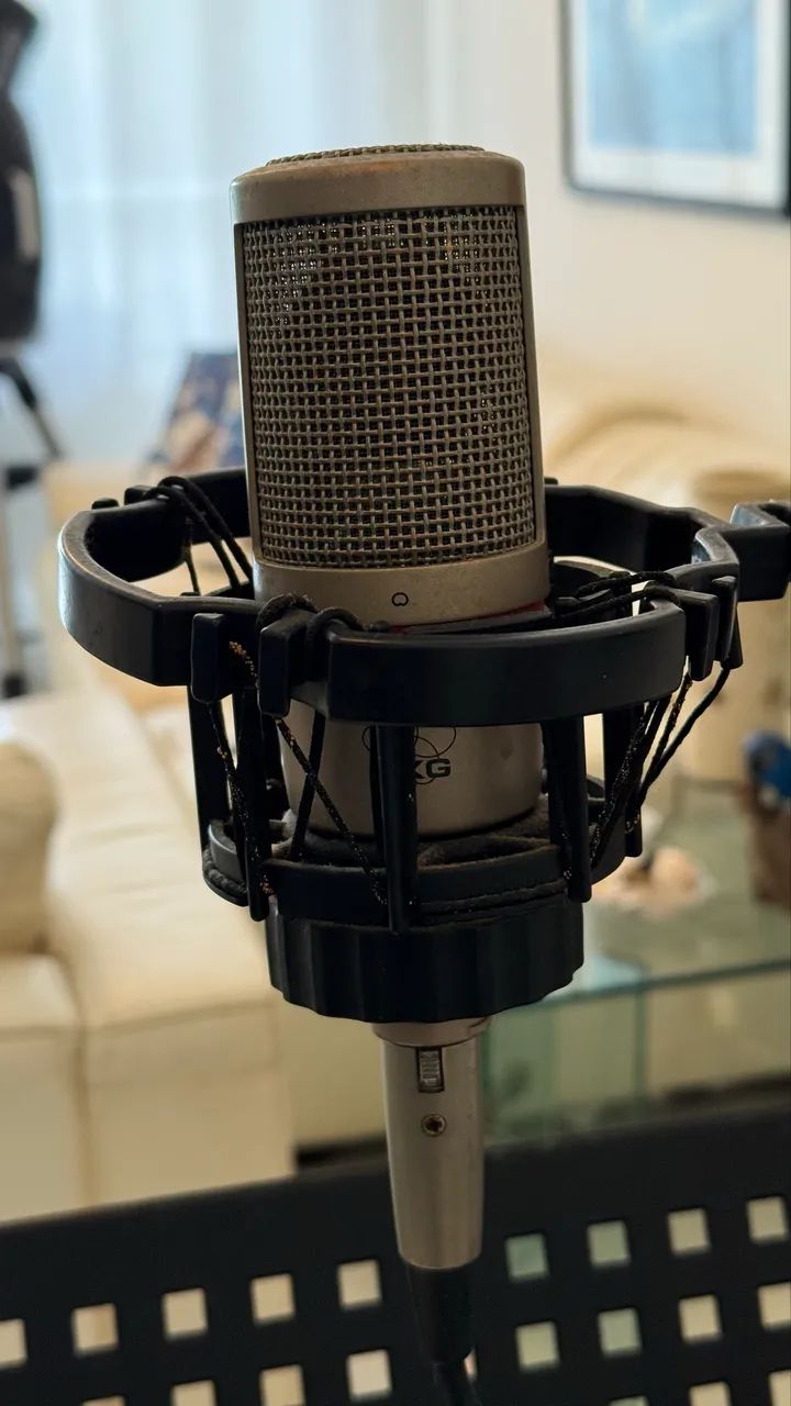 Microfone Condensador AKG C2000B + Shockmount Original (Excelente Áudio) - Foto 2