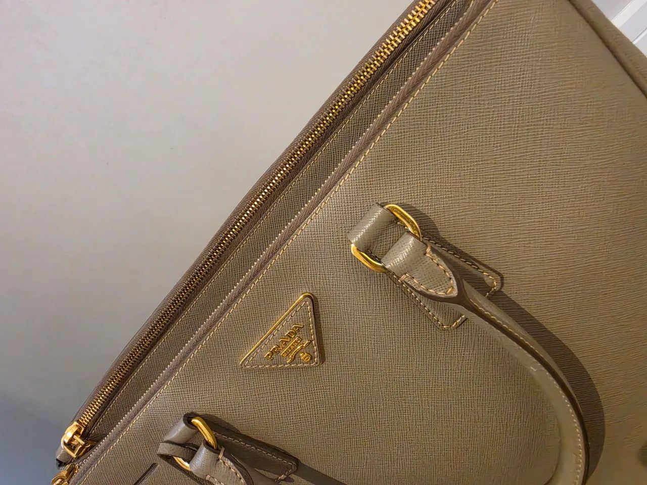 Bolsa Prada saffiano Lux double zip grande - Foto 3