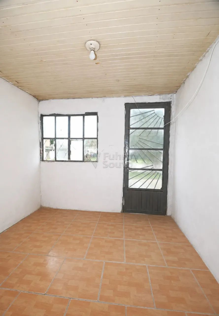 Casa Compacta e Funcional com 1 Dormitório e Pátio no Areal - Foto 2