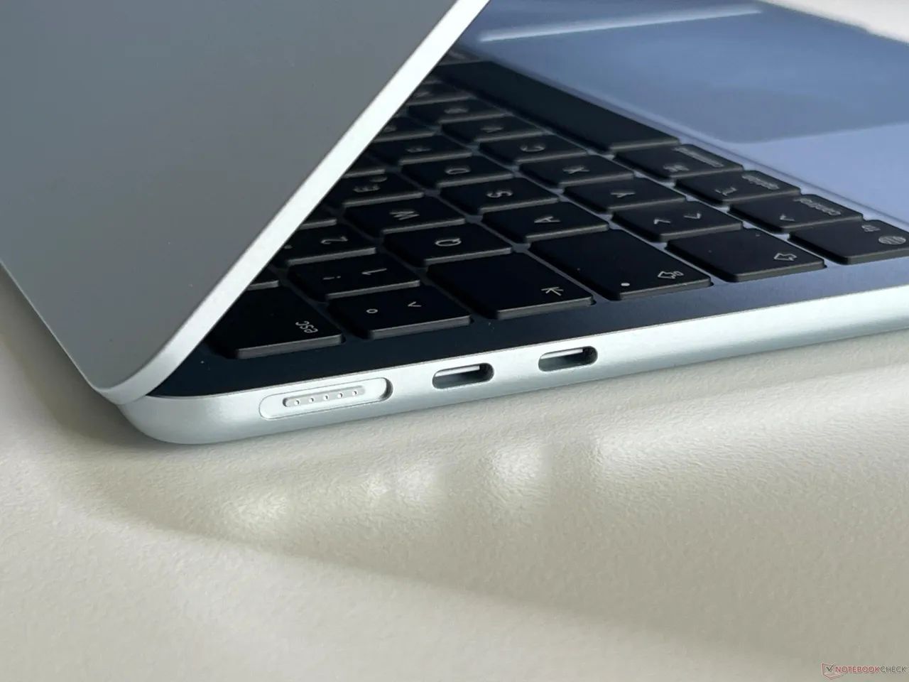 MacBook Air M5 16/512 com 2 semana de uso, Sem detalhes