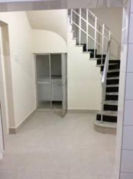 Casa triplex em vila residencial - Foto 2