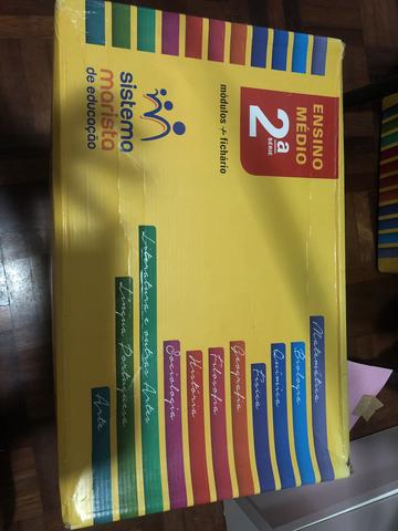 Vendo módulo Marista 2º ano + caderno questões enem ( acompanha fichario)