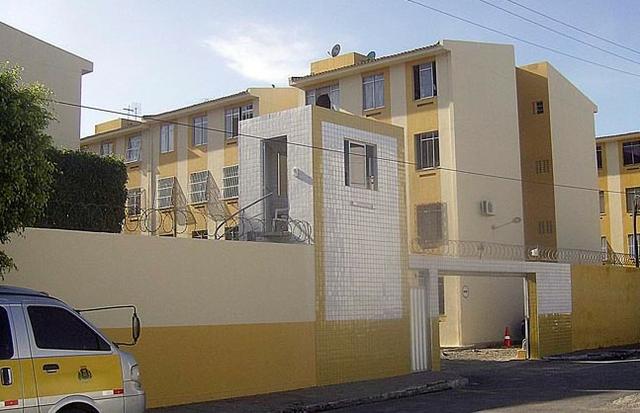 Apartamento na Av. Francisco Sá