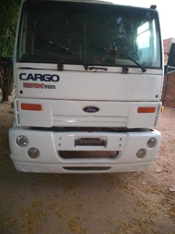 Vende-se este caminhão, aceitamos carro e uma parte em dinheiro - Foto 3