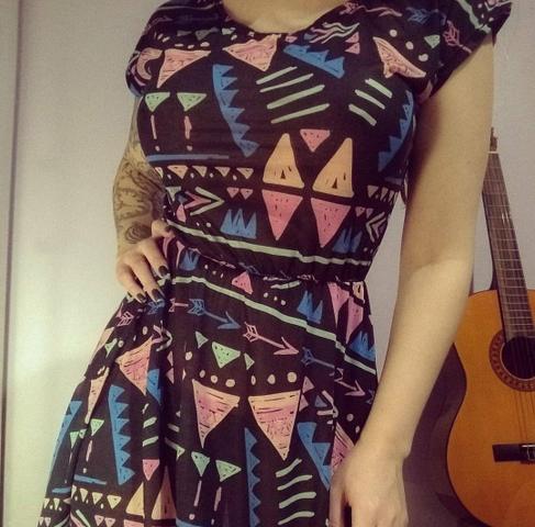Roupas semi novas de barbada! - Foto 5