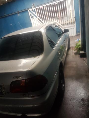 Vendo ou troco civic ano 2000 - Foto 3