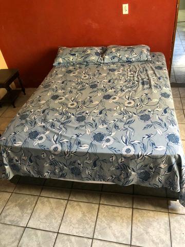 Cama semi nova c 2 gavetões ( parcelo 10 x no cartão)