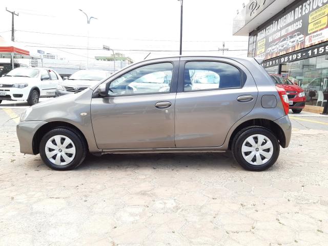 Toyota Etios XS 1.5 Automático 16/17 - Troco e Financio!! - Foto 8