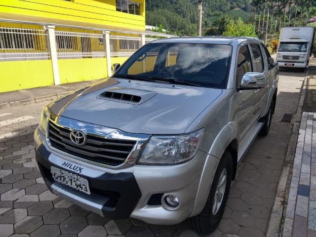 Toyota Hilux SRV D4-D 4x4 3.0 Diesel - 2013 - Foto 2