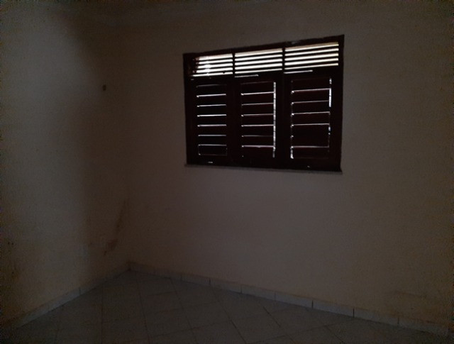 Aluga-se casa no alto com 3/4 com piscina - Foto 17