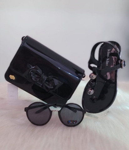 Kit de tênis infantil com bolsa e óculos de sol - Foto 3