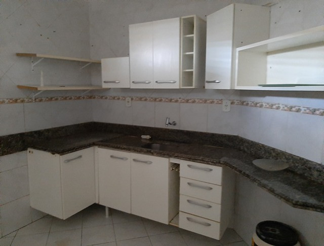 Aluga-se casa no alto com 3/4 com piscina - Foto 13