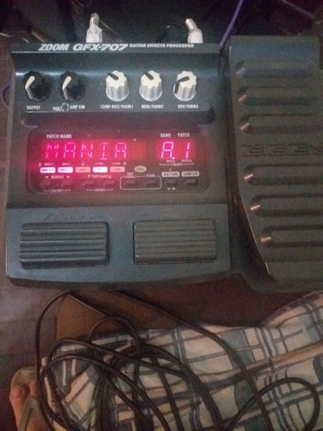 Pedaleira zoom 707 com bateria eletrônica - Foto 3
