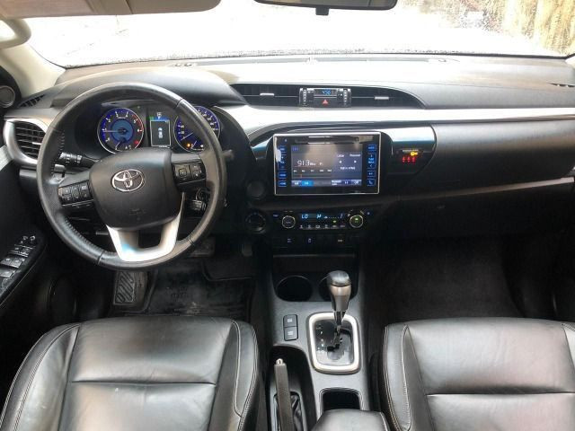 Toyota Hilux SRV 4x4 (Aut) / 2017<br><br> - Foto 5