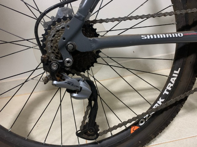 Bicicleta Ozark Trail Aro 26 Elbrus Cinza 27 Marchas Mountain Shimano Acera Altus - Foto 5