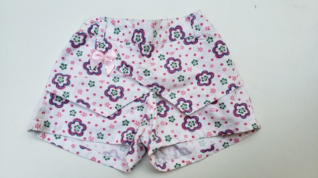 Conjunto infantil menina: short rosa florido e blusa branca hello love tamanho 4 - Foto 5