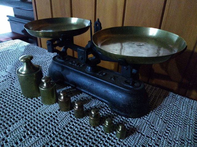 Balança antiga original com pesos !!!