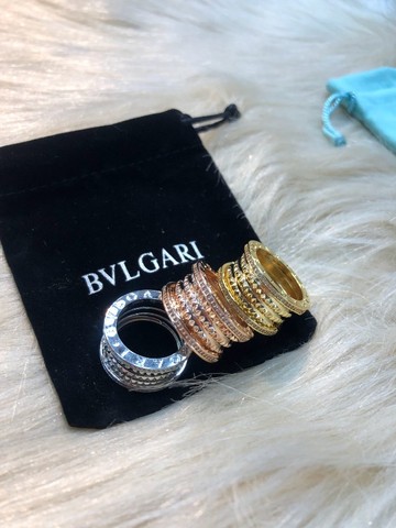 aliança anel bvlgari de luxo valor da unidade com caia original brinde - Foto 5