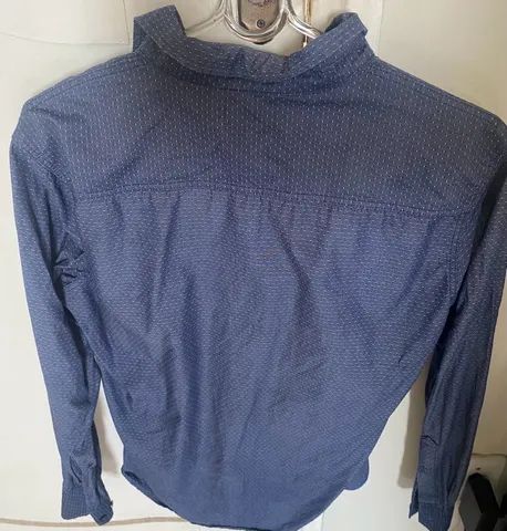 2 Camisas sociais uma P e uma M - Foto 2