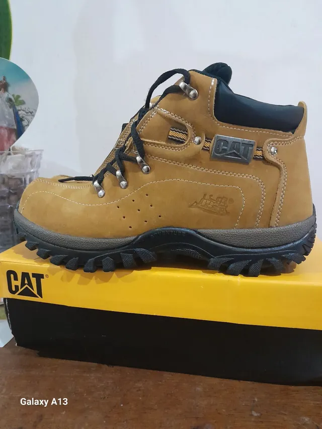 Bota Feminina CAT 250 - Comprar em Fortal Botas