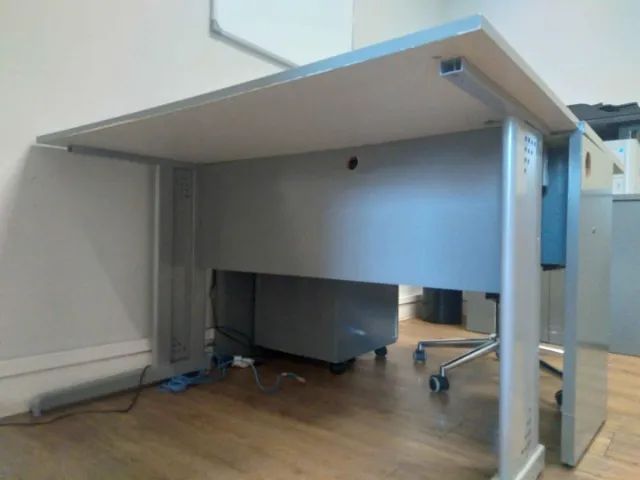 Mesa de Escritório em MDF / Metal Cinza 73 cm x 120 cm x 60 cm - Foto 2