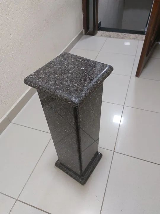 Base de pedra porta vaso solitário  - Foto 2