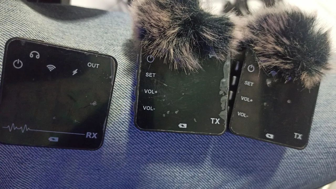 Microfone lapela sem fio para câmera e celular<br>Vai com cabos p2  - Foto 2