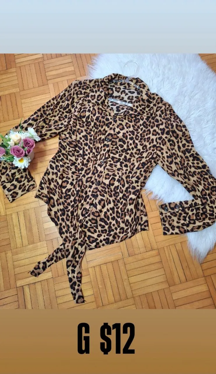 Camisa animal print com nó frontal