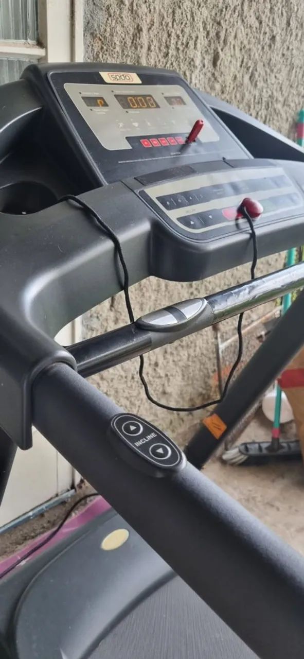 Esteira profissional speedo TR5 com mp3 e inclinação cartão SEM JUROS troco - Foto 6