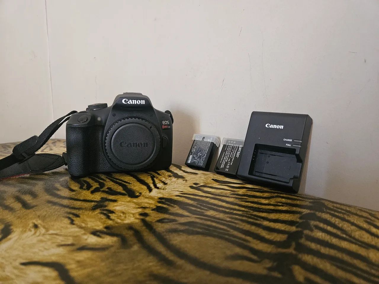 Camera Canon T7 Rebel