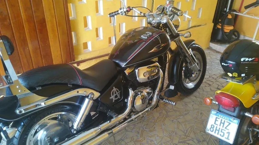 SUZUKI MARAUDER