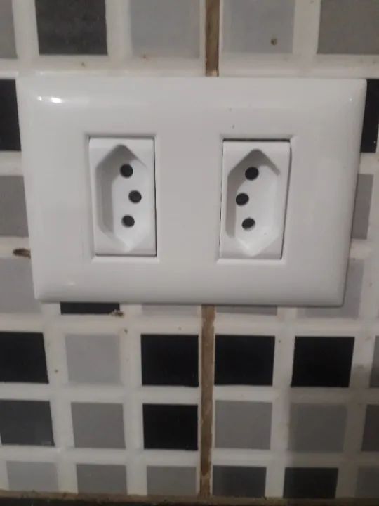 Eletricista  encanador pedreiro telhados e etc. 
