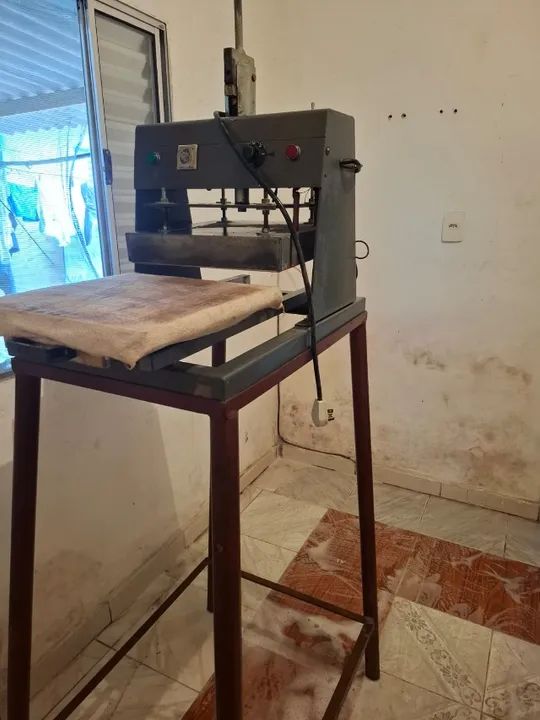 Máquina de estamparia antiga - Foto 2