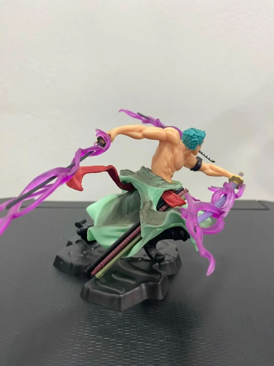 Action Figure Zoro C/ 3 Espadas - Foto 4