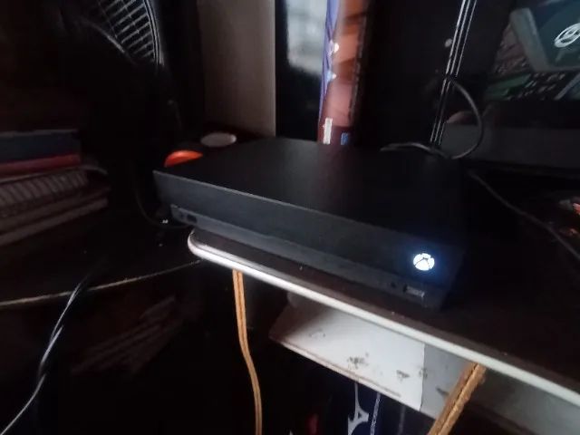 Xbox one x 1tb 4k 1440p 120hz