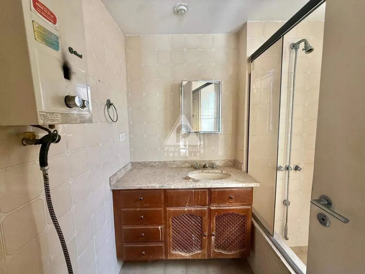 3 quartos sendo 1 suite, varandão, 2 vagas, edificio imponente, portaria 24H - Foto 5